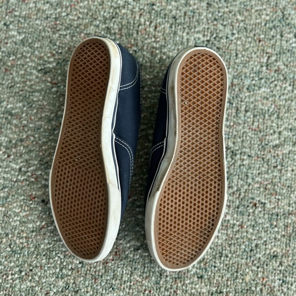 Vans - Picture 2 of 2